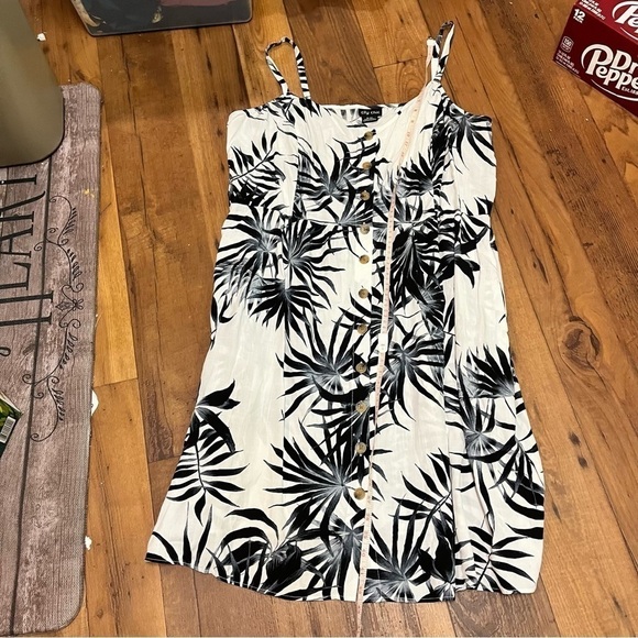 City Chic Phi Phi Palm Print Ivory Button Dress XL 22 N - Picture 4 of 7